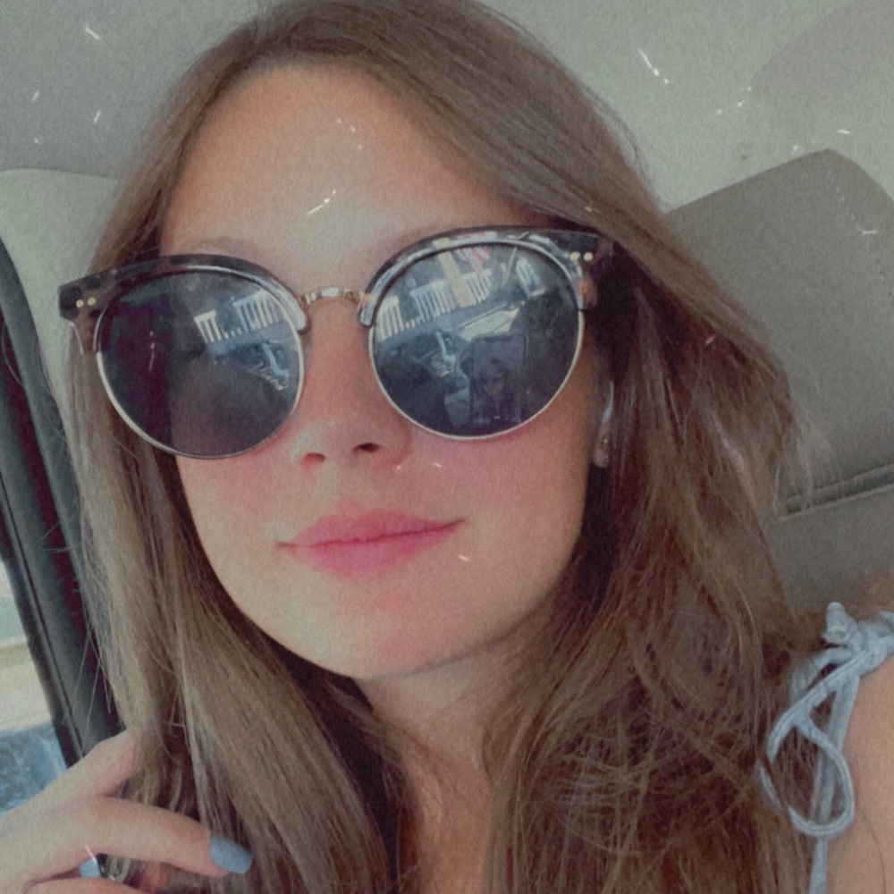 Meet your Posher, Savannah